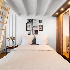 The Koburger Vh, For Up To 4 With High Bed , Berlino Germania
